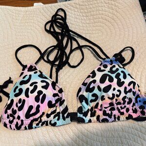 Layla Triangle top multi color DD